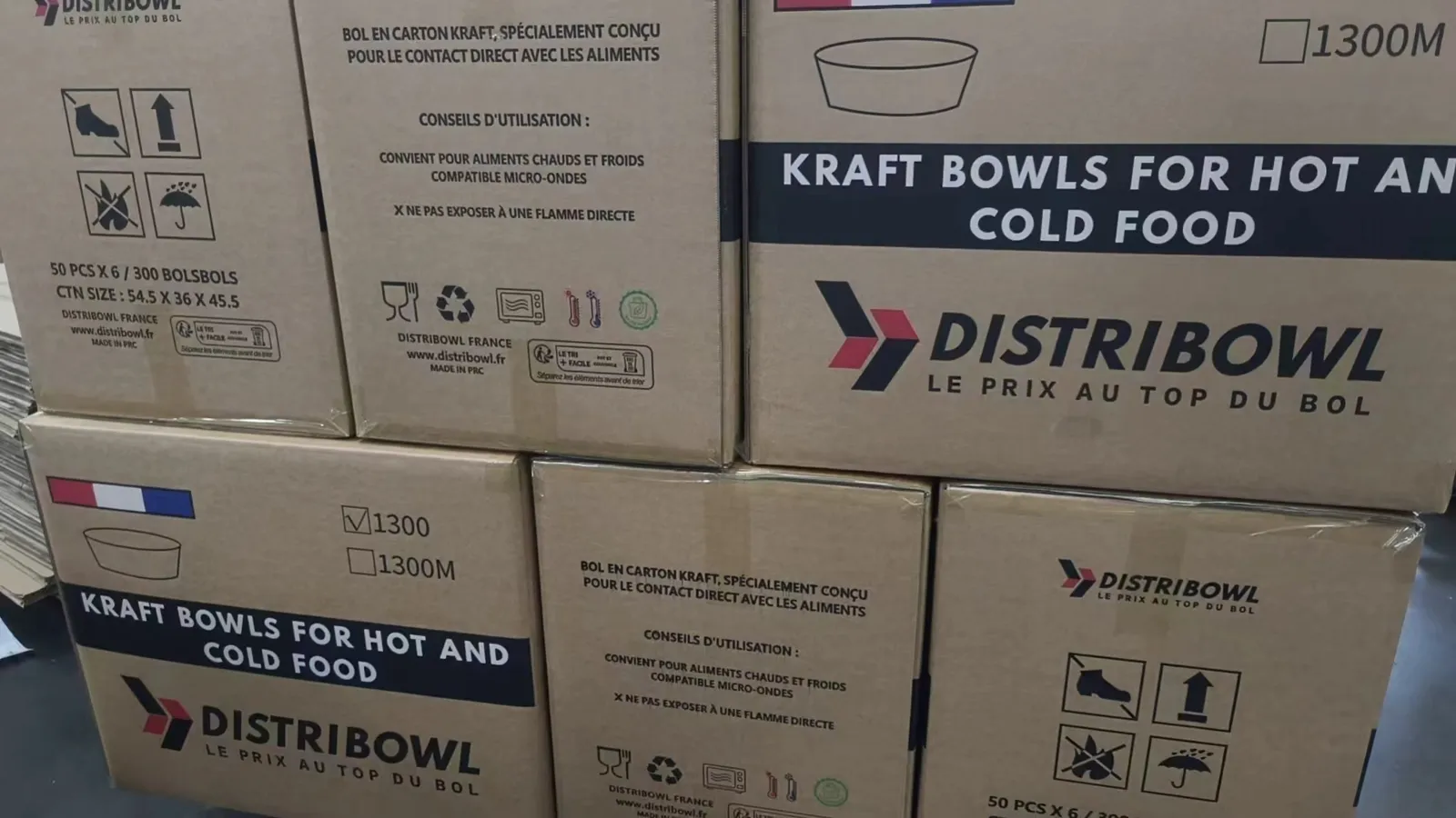 Conditionnement des bols kraft et couvercles en cartons de 300