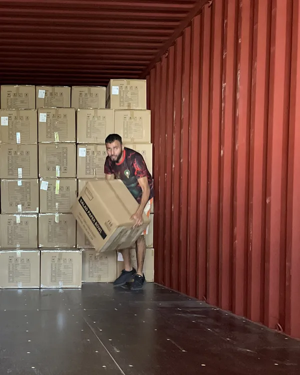 Dépotage de conteneur pour distributeur, Distribowl grossiste bol kraft